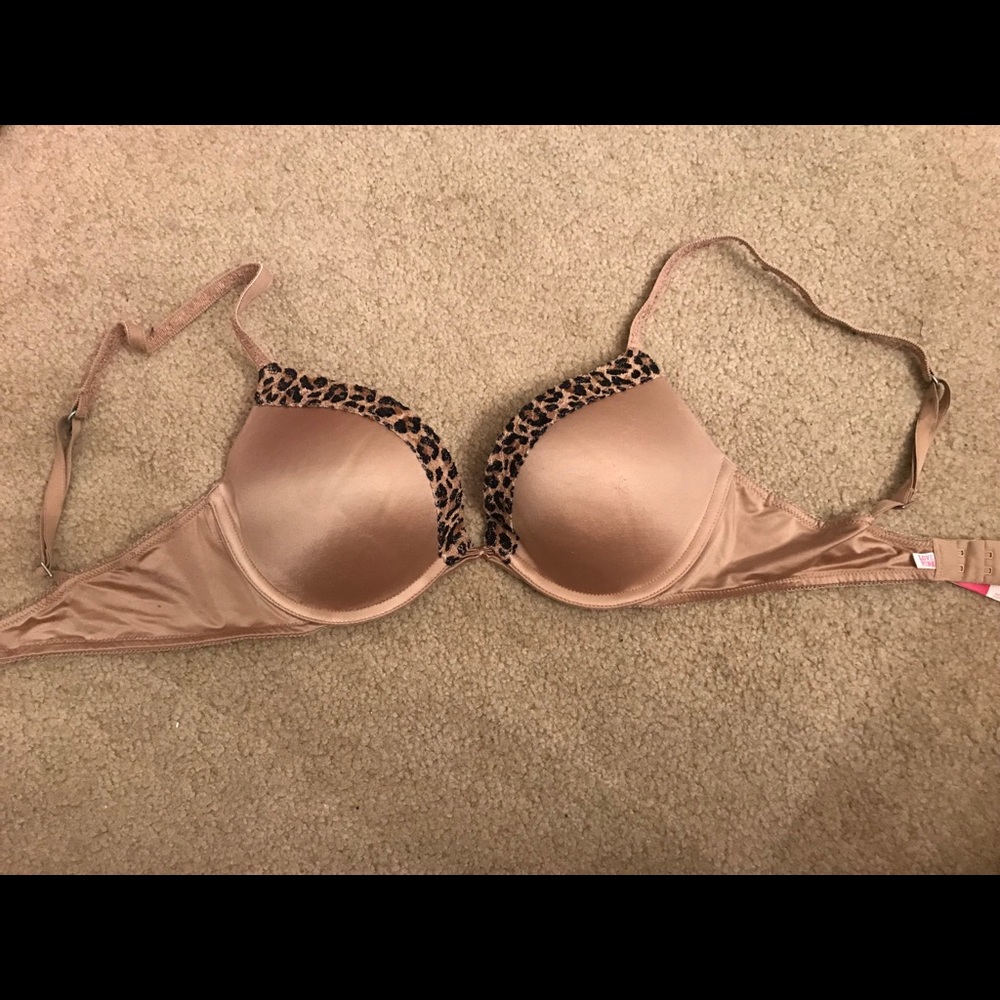Extreme push-up Victoria’s Secret bra